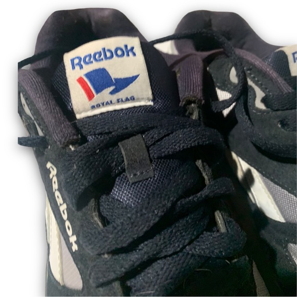Reebok • Royal Flag Collection • Men's Sneakers - Picture 4 of 7